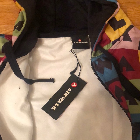 Mens Airwalk one of a kind…. Brand new. - Picture 3 of 5